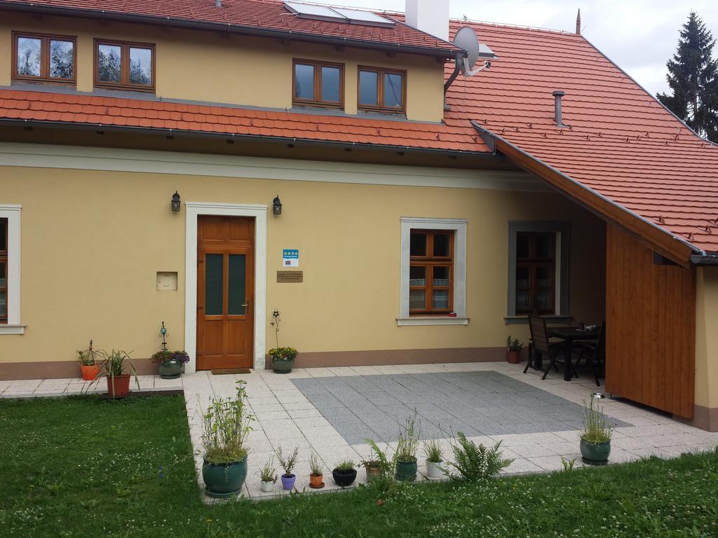 Luef * Moenichkirchen
